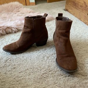 American Eagle ankle boots